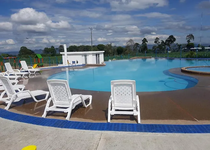 Apartamento Muy Cerca Al Parque Del Cafe Con Piscina - Montenegro 101A