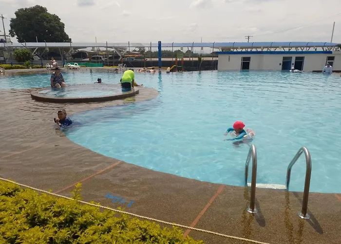 Apartamento Muy Cerca Al Parque Del Cafe Con Piscina - Montenegro 101A