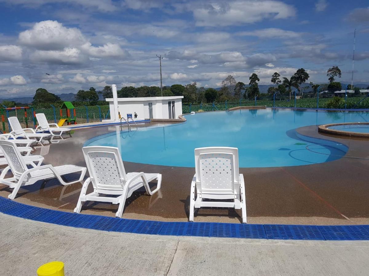 Muy Cerca Al Parque Del Cafe Con Piscina - 101a *