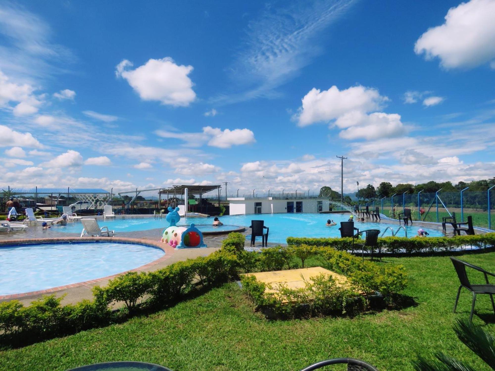 Muy Cerca Al Parque Del Cafe Con Piscina - 101a *